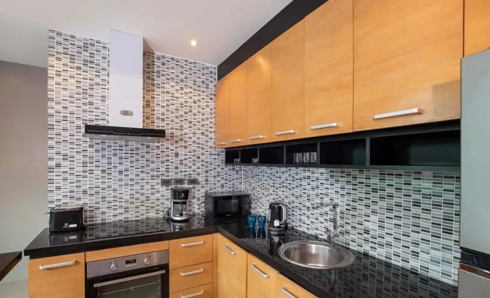 Kitchen worktop and appliances